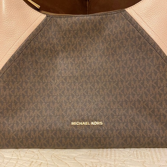 Michael Kors shoulder bag excellent condition! - Picture 2 of 5